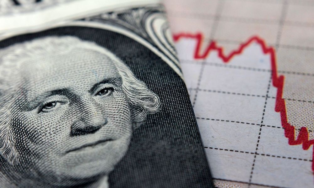 Phá giá tiền tệ (Currency Devaluation) là một hành động chủ động và chính thức của chính phủ hoặc ngân hàng trung ương